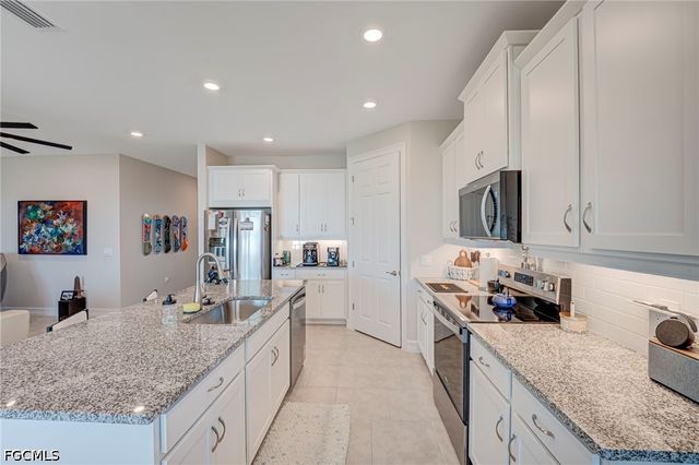 451 Spring Hill Lake LOOP, Cape Coral, FL 33993