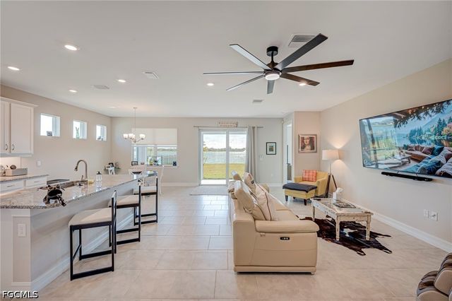 451 Spring Hill Lake LOOP, Cape Coral, FL 33993