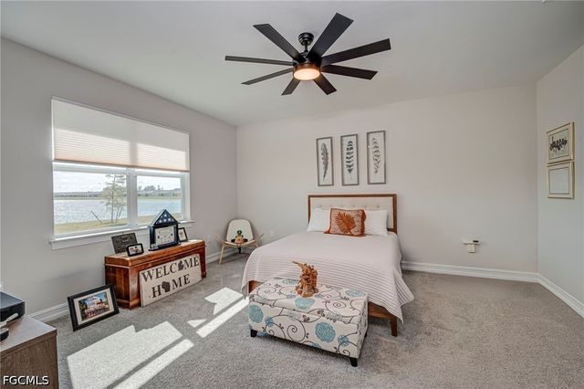 451 Spring Hill Lake LOOP, Cape Coral, FL 33993