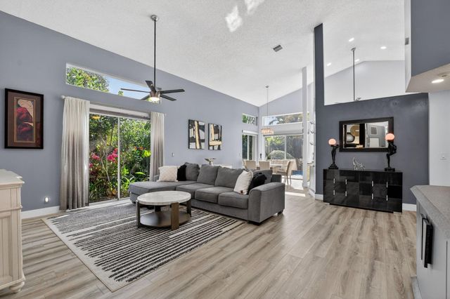 6584 Hampton Cir, Boca Raton, FL 33496