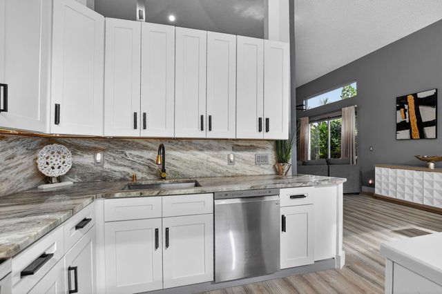 6584 Hampton Cir, Boca Raton, FL 33496