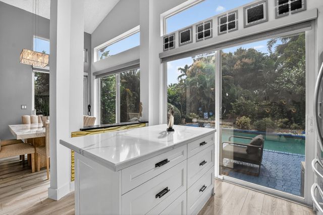 6584 Hampton Cir, Boca Raton, FL 33496