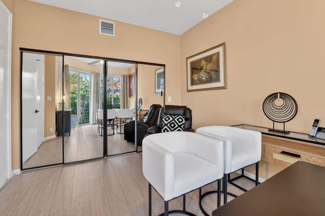 6584 Hampton Cir, Boca Raton, FL 33496