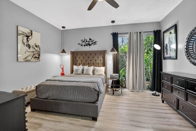 6584 Hampton Cir, Boca Raton, FL 33496