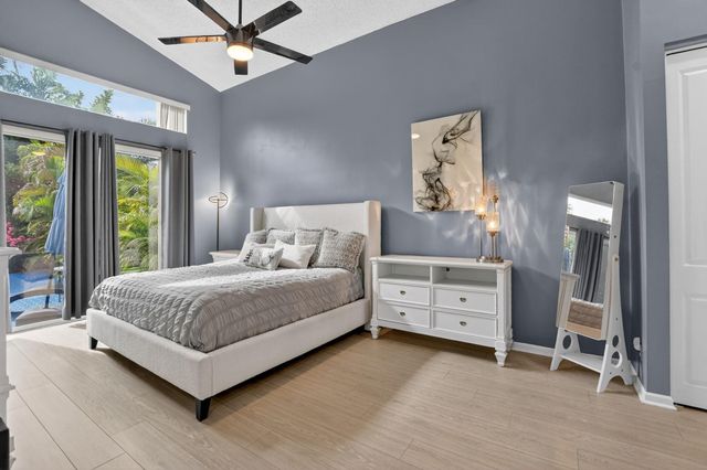 6584 Hampton Cir, Boca Raton, FL 33496