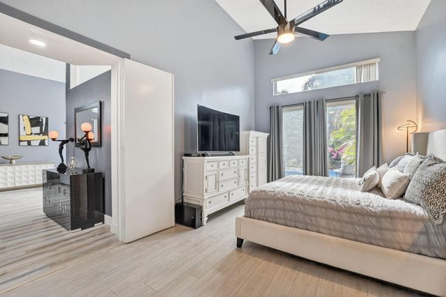 6584 Hampton Cir, Boca Raton, FL 33496