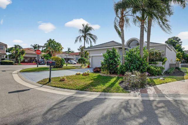 6584 Hampton Cir, Boca Raton, FL 33496