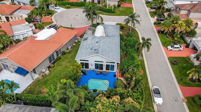 6584 Hampton Cir, Boca Raton, FL 33496