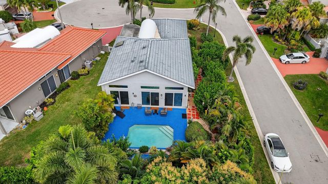 6584 Hampton Cir, Boca Raton, FL 33496