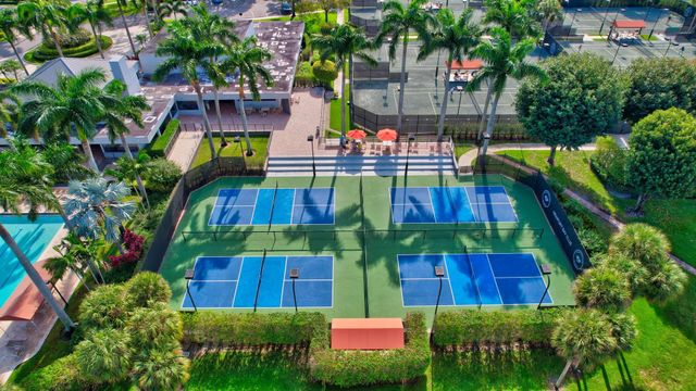 6584 Hampton Cir, Boca Raton, FL 33496