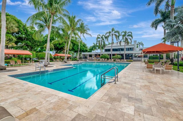 6584 Hampton Cir, Boca Raton, FL 33496