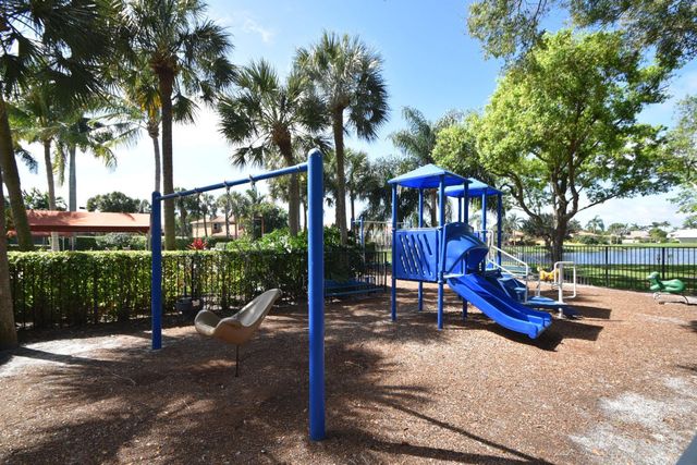 6584 Hampton Cir, Boca Raton, FL 33496