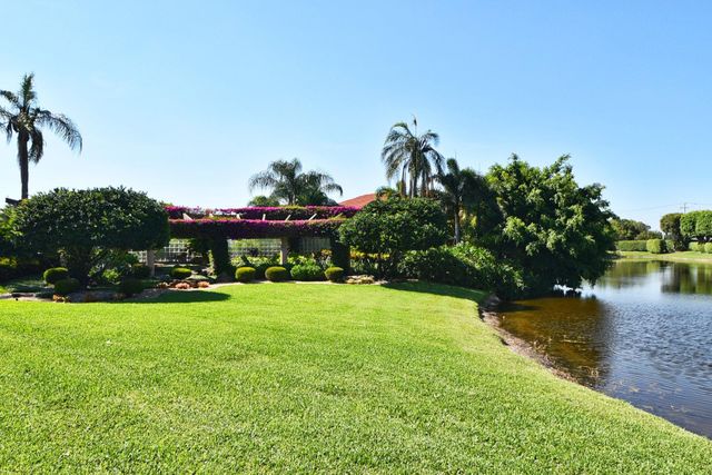 6584 Hampton Cir, Boca Raton, FL 33496