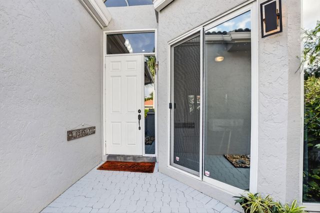 6584 Hampton Cir, Boca Raton, FL 33496