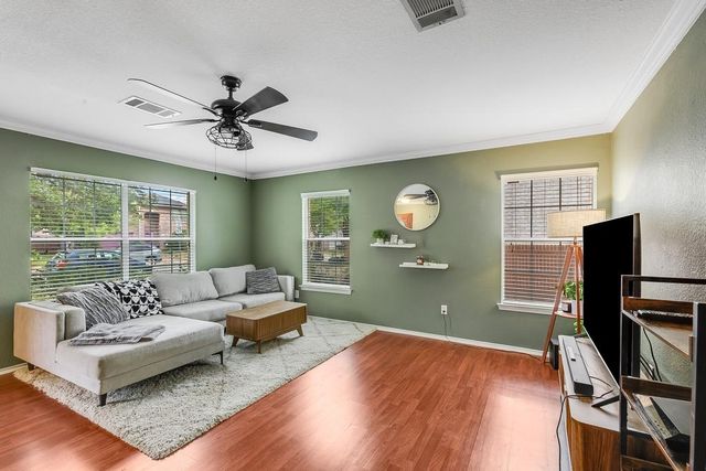1221 Mason Bend DR, Pflugerville, TX 78660