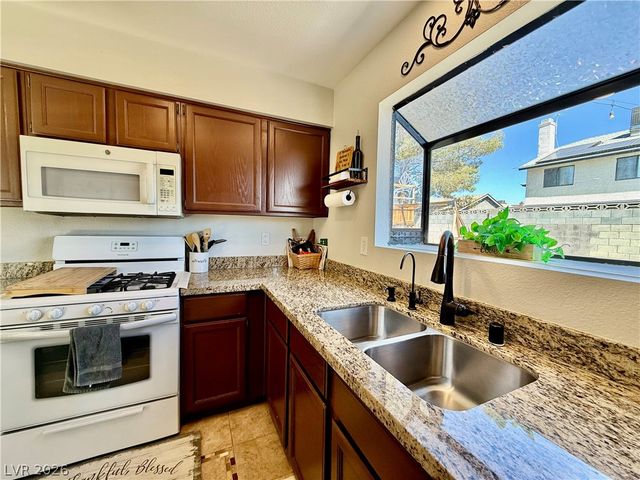 5876 Tippin Drive, Las Vegas, NV 89130