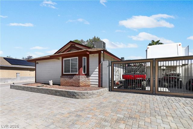 5876 Tippin Drive, Las Vegas, NV 89130
