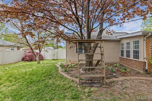 11 Cottonwood Glen Drive, Glen Carbon, IL 62034