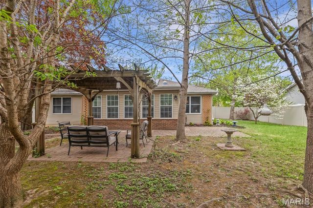 11 Cottonwood Glen Drive, Glen Carbon, IL 62034