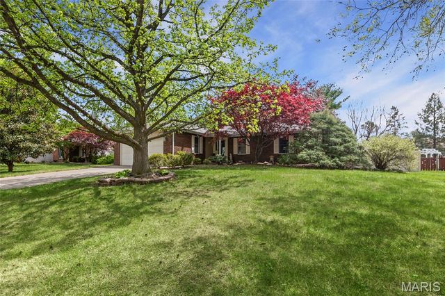 11 Cottonwood Glen Drive, Glen Carbon, IL 62034