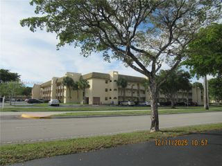 8285 Sunrise Lakes Blvd 208, Sunrise, FL 33322
