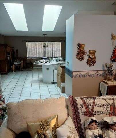 564 W CENTRAL AVENUE, Orange City, FL 32763