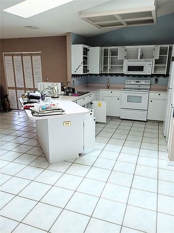 564 W CENTRAL AVENUE, Orange City, FL 32763