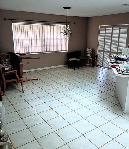 564 W CENTRAL AVENUE, Orange City, FL 32763