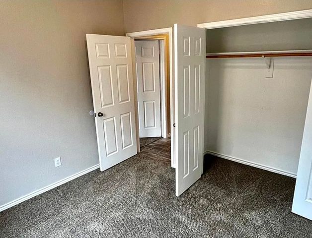 7017 Club Creek Drive, Fort Worth, TX 76137