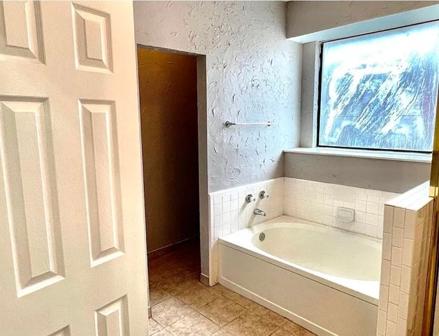 7017 Club Creek Drive, Fort Worth, TX 76137