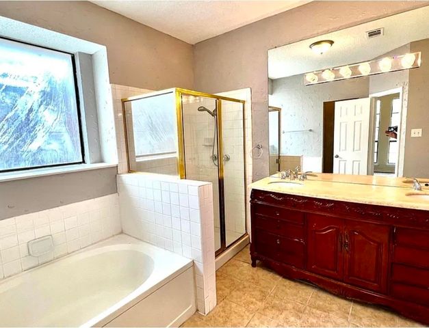 7017 Club Creek Drive, Fort Worth, TX 76137