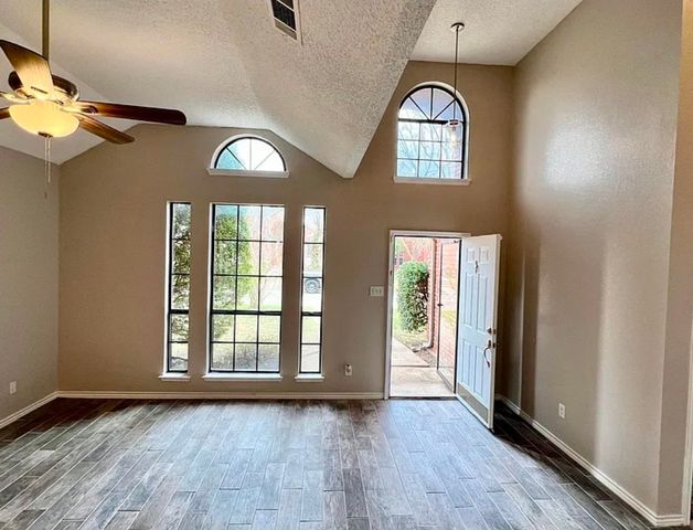 7017 Club Creek Drive, Fort Worth, TX 76137