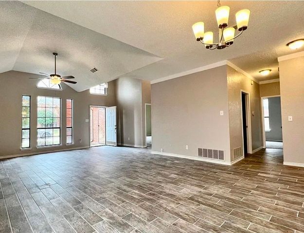 7017 Club Creek Drive, Fort Worth, TX 76137