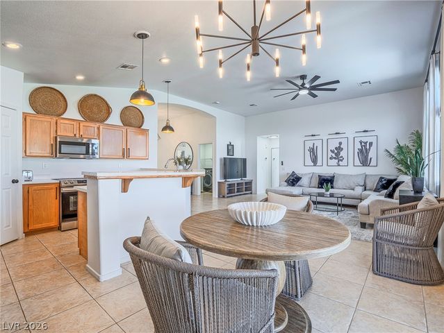 6832 Rosinwood Street, Las Vegas, NV 89131