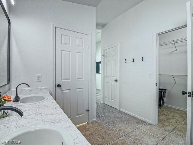 6832 Rosinwood Street, Las Vegas, NV 89131