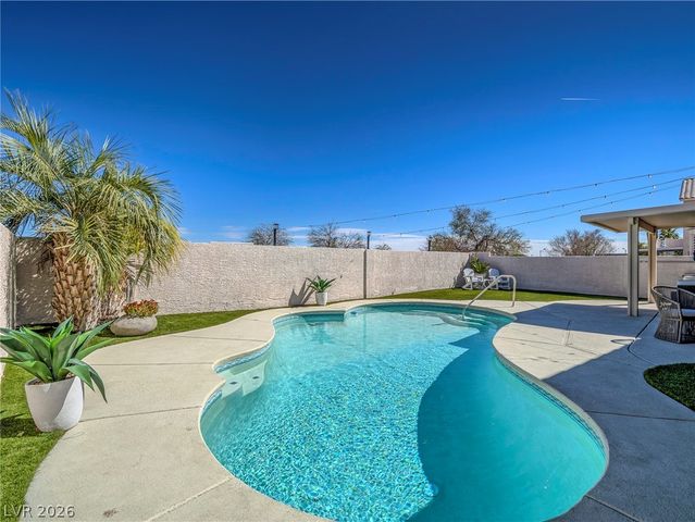 6832 Rosinwood Street, Las Vegas, NV 89131