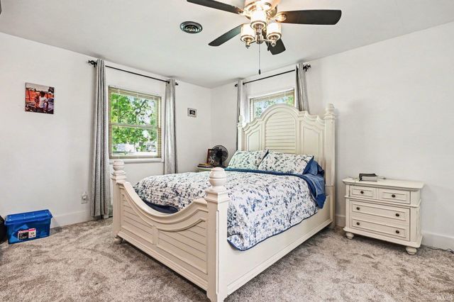 518 Sunset Lane, Middlebury, IN 46540