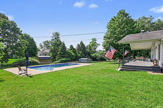 518 Sunset Lane, Middlebury, IN 46540