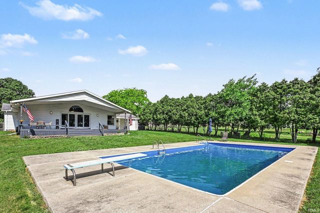 518 Sunset Lane, Middlebury, IN 46540