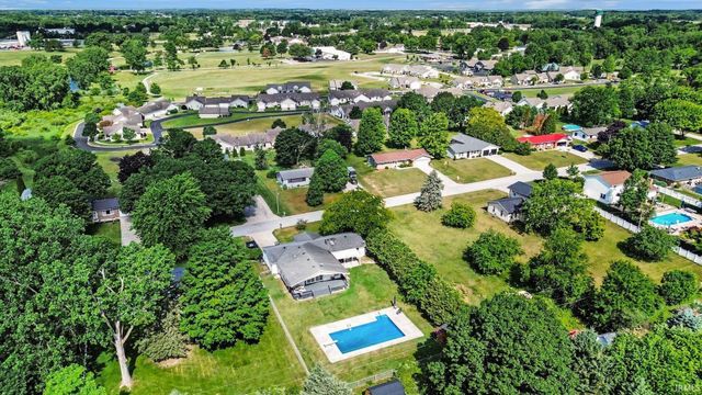 518 Sunset Lane, Middlebury, IN 46540