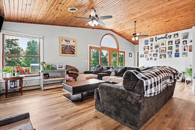518 Sunset Lane, Middlebury, IN 46540