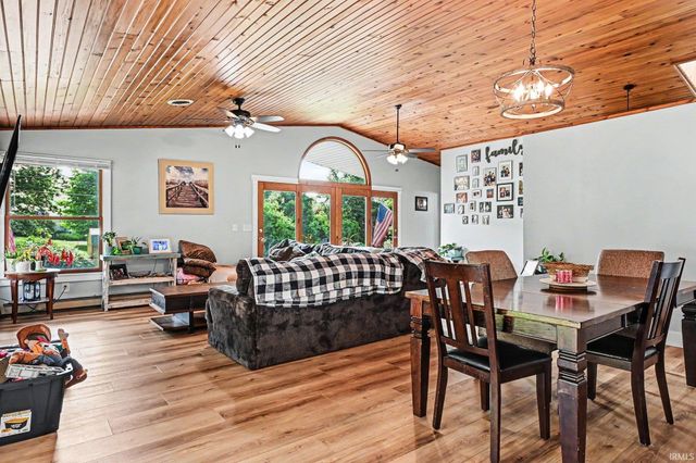 518 Sunset Lane, Middlebury, IN 46540