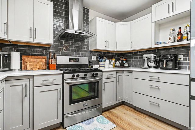 518 Sunset Lane, Middlebury, IN 46540