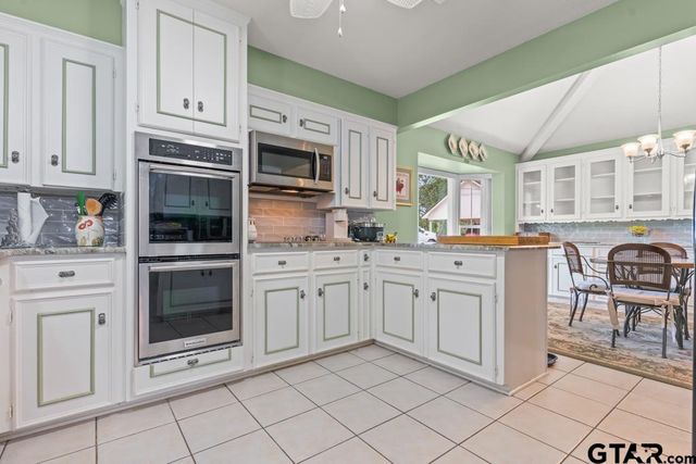 503 Pinehill Road, Henderson, TX 75654