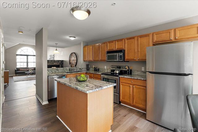 1422 Raliegh Place, Troy, MI 48084