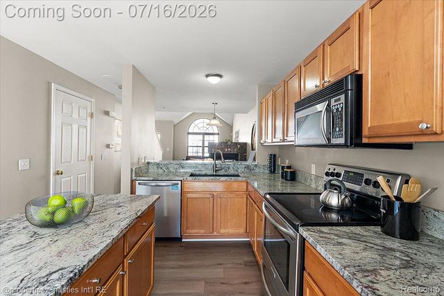 1422 Raliegh Place, Troy, MI 48084