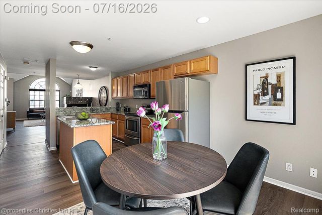 1422 Raliegh Place, Troy, MI 48084