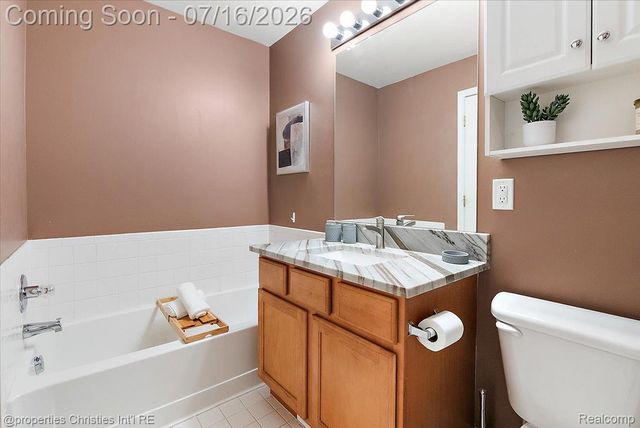 1422 Raliegh Place, Troy, MI 48084
