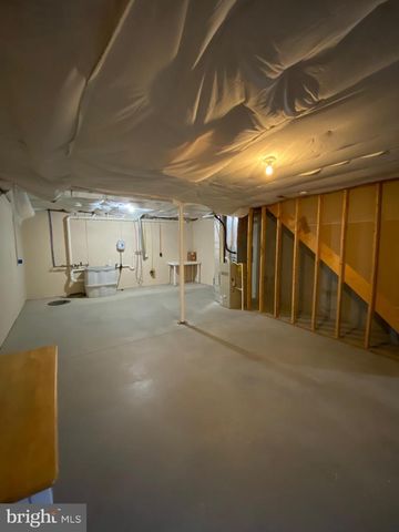 61 QUEEN AVE, Enola, PA 17025