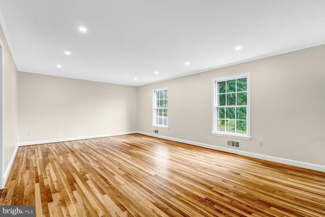 2108 WILKINSON PL, Alexandria, VA 22306